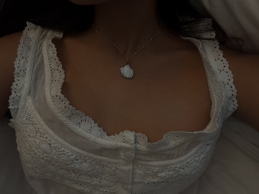 MOTHER OF PEARL SCALLOP SHELL