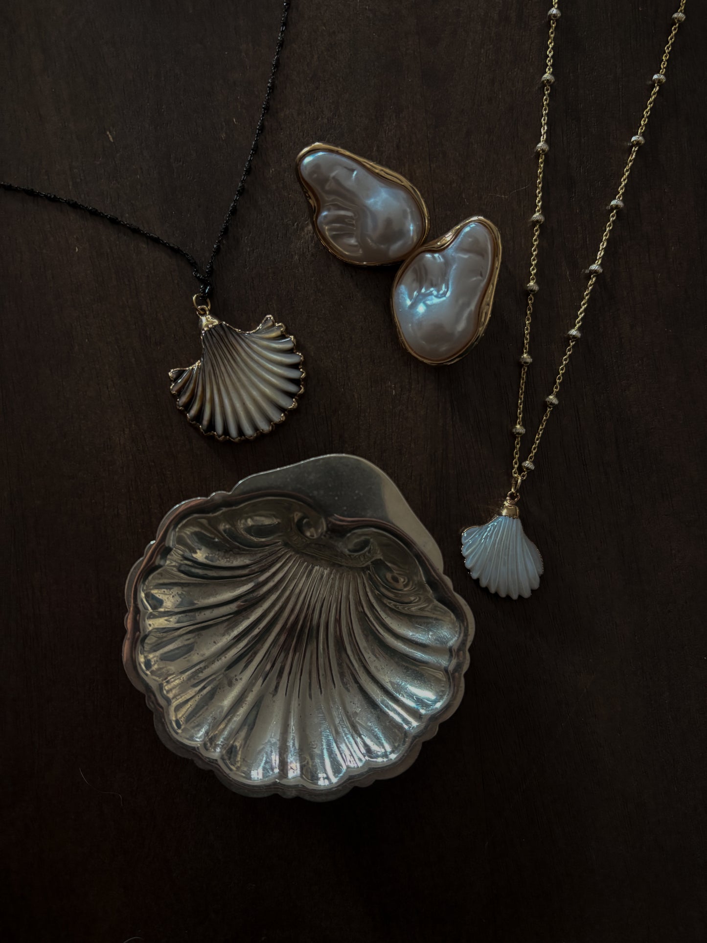 MOTHER OF PEARL SCALLOP SHELL
