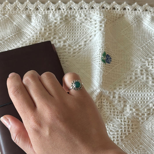 GREEN ONYX FLORAL RING
